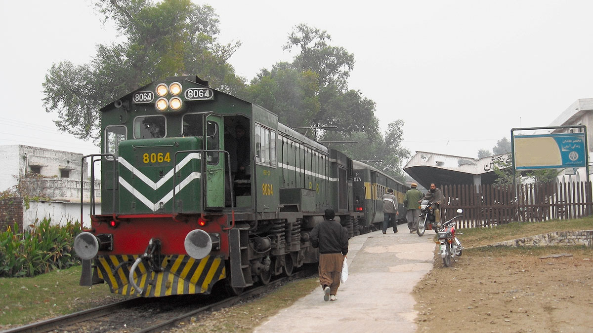 Pakistan Railways Faces Rs 48 Billion Losses in FY2022-23